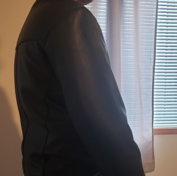 Ocean West Mens Leather Jacket. EUC - Picture 6 of 8